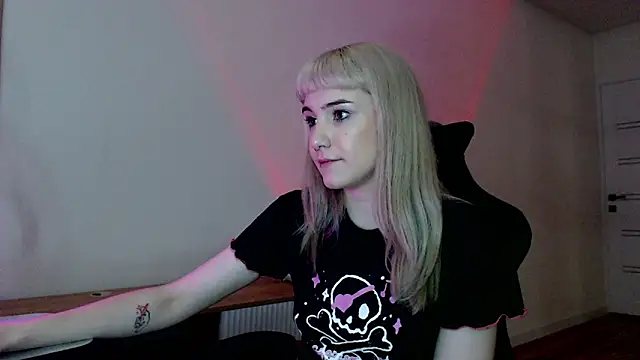 Snapshot of Princess_Shy___ chatting on 02/26/25, 07:16 Princess Shy online show from 02/26/25, 07:16