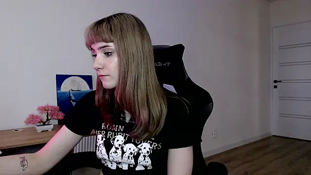 Snapshot of Princess_Shy___ chatting on 03/12/25, 02:34 Princess Shy online show from 03/12/25, 02:34