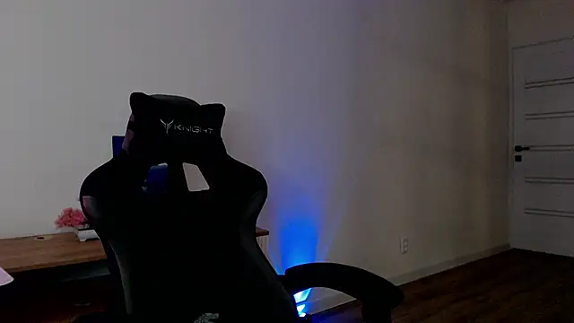 Snapshot of Princess_Shy___ chatting on 03/12/25, 05:49 Princess Shy online show from 03/12/25, 05:49