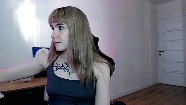 Snapshot of Princess_Shy___ chatting on 03/16/25, 02:55 Princess Shy online show from 03/16/25, 02:55