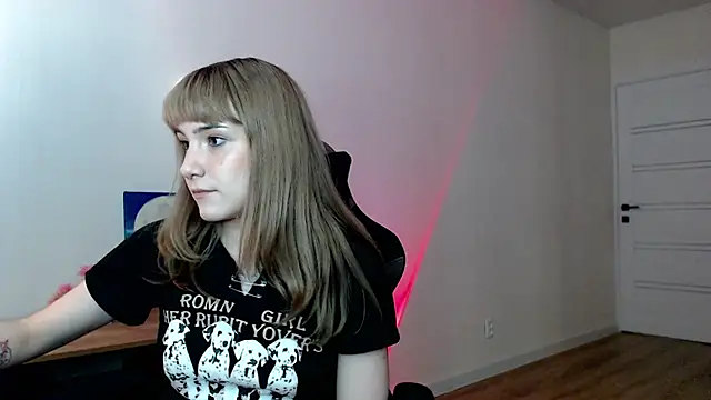 Snapshot of Princess_Shy___ chatting on 03/19/25, 02:57 Princess Shy online show from 03/19/25, 02:57