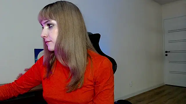 Snapshot of Princess_Shy___ chatting on 03/22/25, 08:15 Princess Shy online show from 03/22/25, 08:15