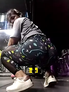 Snapshot of Karenn12 chatting on 09/16/25, 03:29 Karenn12 online show from 09/16/25, 03:29