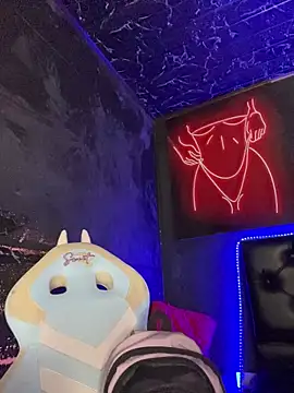 Sophie LS online show from 10/25/25, 02:02