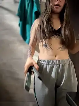 Sophie LS online show from 11/25/25, 03:23