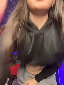 Sophie LS online show from 11/28/25, 02:36