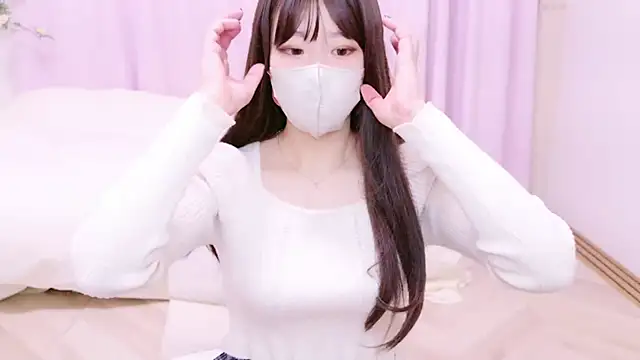 Snapshot of SUZU-oO chatting on 01/16/25, 03:45 SUZU-oO online show from 01/16/25, 03:45