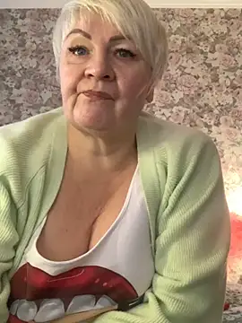 Laura Millf online show from 02/03/25, 02:02