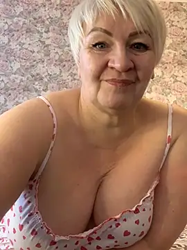 Laura Millf online show from 02/14/25, 07:17