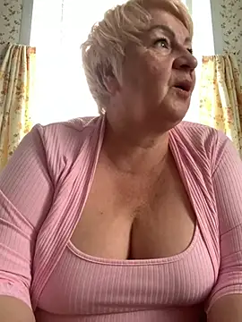 Snapshot of Laura_Millf chatting on 06/03/26, 05:43 Laura Millf online show from 06/03/26, 05:43