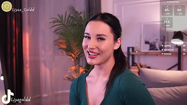 Snapshot of Liya_Gold_ chatting on 12/15/24, 09:20 Liya Gold  online show from 12/15/24, 09:20