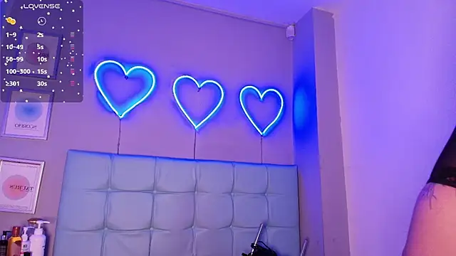 Snapshot of Lizzie-Evans chatting on 02/05/25, 12:06 Lizzie-Evans online show from 02/05/25, 12:06