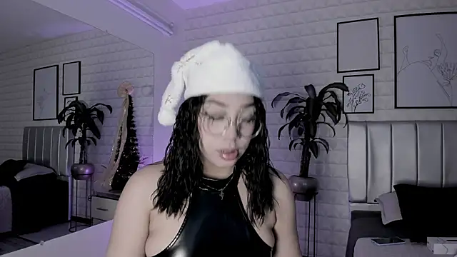 Snapshot of Lizzie-Evans chatting on 12/05/25, 12:14 Lizzie-Evans online show from 12/05/25, 12:14