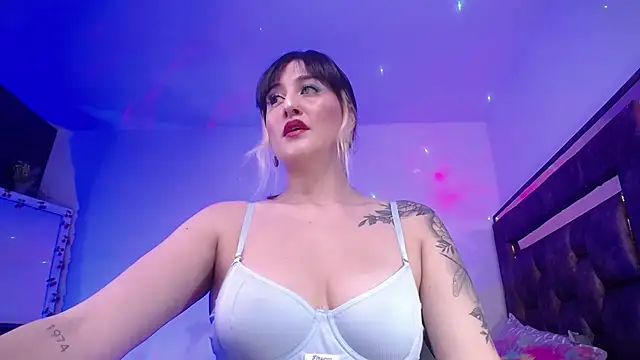 Snapshot of AnabelleGron chatting on 05/06/26, 03:57 AnabelleGron online show from 05/06/26, 03:57