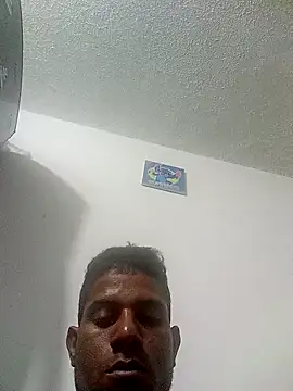 Snapshot of Jhonsansan chatting on 10/13/25, 12:54 Jhonsansan online show from 10/13/25, 12:54