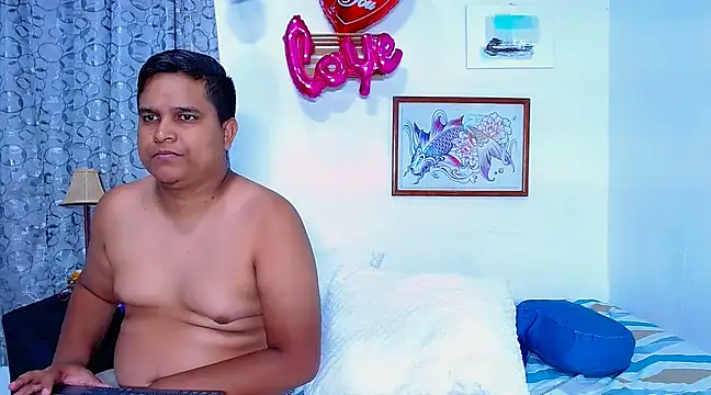 Snapshot of lucasandSofi chatting on 03/22/25, 03:41 lucasandSofi online show from 03/22/25, 03:41