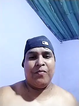 Snapshot of lucasandSofi chatting on 09/29/25, 10:14 lucasandSofi online show from 09/29/25, 10:14