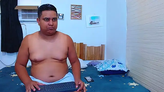 Snapshot of lucasandSofi chatting on 10/10/25, 07:13 lucasandSofi online show from 10/10/25, 07:13