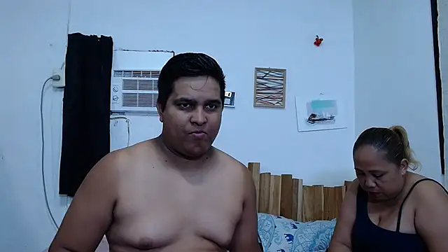 Snapshot of lucasandSofi chatting on 11/20/25, 03:07 lucasandSofi online show from 11/20/25, 03:07