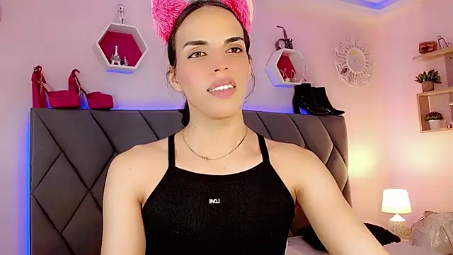 Snapshot of CandyJoselyn chatting on 02/13/25, 06:38 CandyJoselyn online show from 02/13/25, 06:38