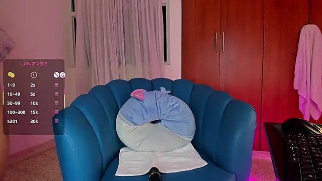 Julie Markk online show from 11/13/25, 09:14