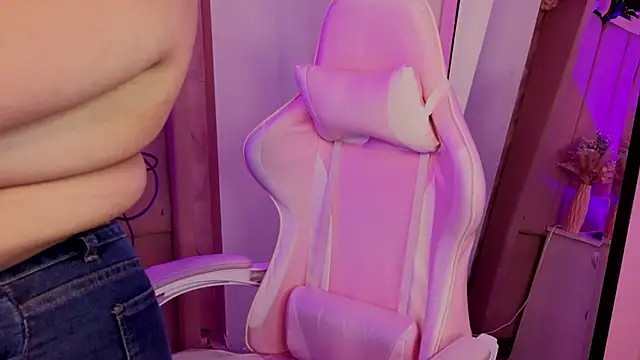 Snapshot of MollyBigBoobs12 chatting on 02/11/26, 09:31 MollyBigBoobs12 online show from 02/11/26, 09:31