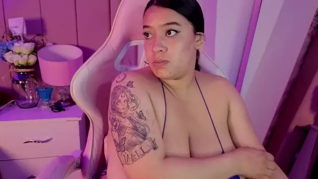 MollyBigBoobs12 online show from 06/09/26, 09:15