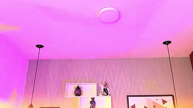 Snapshot of Valeria_roussi chatting on 12/24/24, 01:50 Valeria roussi online show from 12/24/24, 01:50