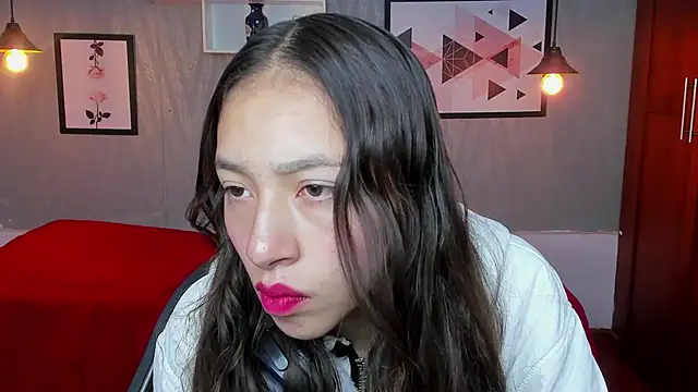 Snapshot of Valeria_roussi chatting on 01/16/25, 01:58 Valeria roussi online show from 01/16/25, 01:58