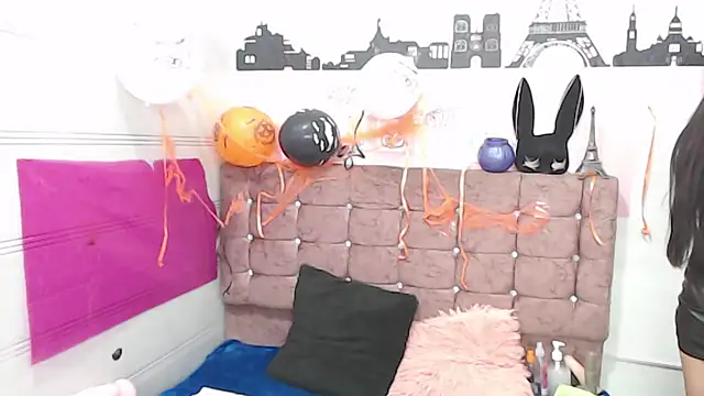 sara caplerx online show from 10/18/25, 10:05