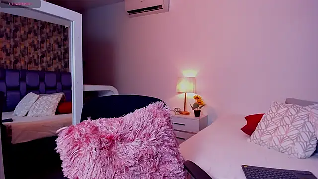 Snapshot of IsabellaAnngel chatting on 02/01/25, 11:58 IsabellaAnngel online show from 02/01/25, 11:58