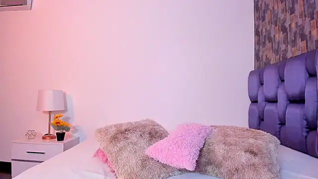 Snapshot of IsabellaAnngel chatting on 02/22/25, 10:09 IsabellaAnngel online show from 02/22/25, 10:09