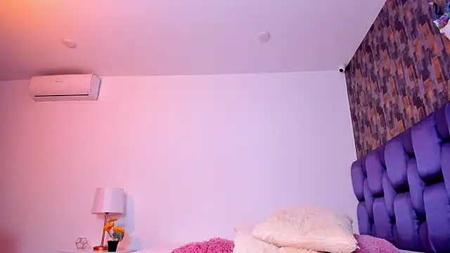 Snapshot of IsabellaAnngel chatting on 03/21/25, 02:28 IsabellaAnngel online show from 03/21/25, 02:28