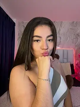 Snapshot of IsabellaAnngel chatting on 07/18/26, 01:10 IsabellaAnngel online show from 07/18/26, 01:10