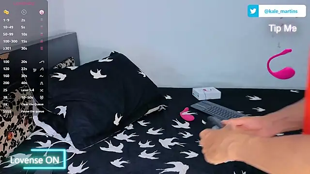 KALE 19 online show from 04/25/26, 02:14