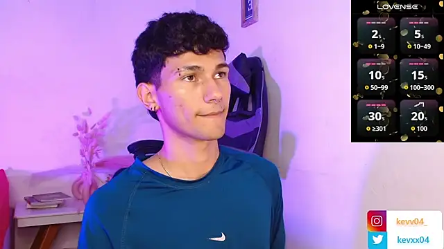 Snapshot of Alexx_tc chatting on 11/06/25, 03:29 Alexx tc online show from 11/06/25, 03:29