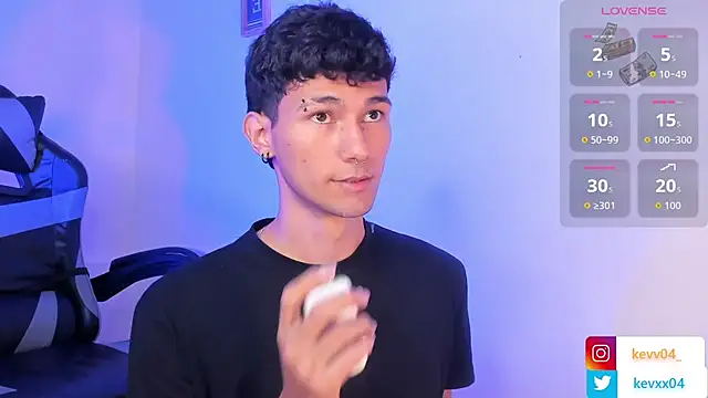 Snapshot of Alexx_tc chatting on 11/06/25, 08:10 Alexx tc online show from 11/06/25, 08:10