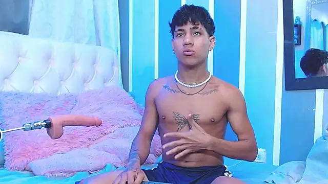Snapshot of Sexys_Boys_Hot1 chatting on 01/15/25, 08:41 Sexys Boys Hot1 online show from 01/15/25, 08:41