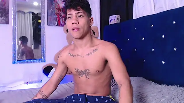 Snapshot of Sexys_Boys_Hot1 chatting on 10/13/25, 05:40 Sexys Boys Hot1 online show from 10/13/25, 05:40