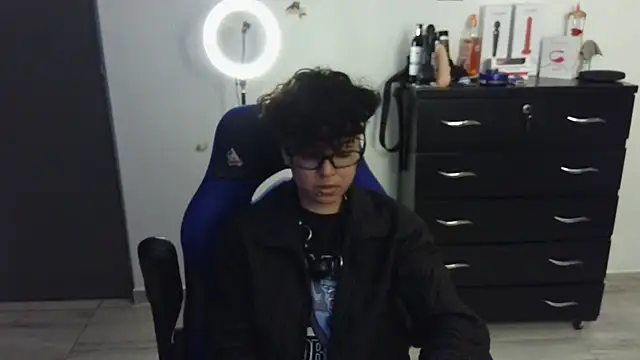 thomascooper7 online show from 01/31/25, 01:22