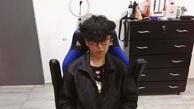 thomascooper7 online show from 01/31/25, 11:56