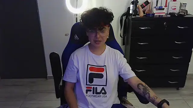 thomascooper7 online show from 02/11/25, 12:38