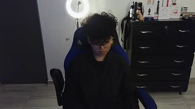 thomascooper7 online show from 02/12/25, 01:30