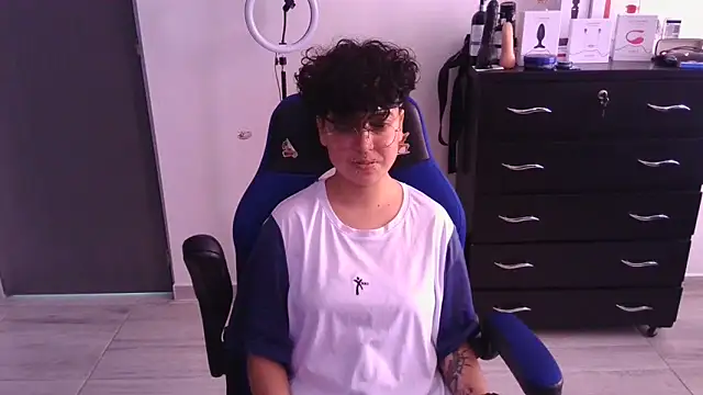 thomascooper7 online show from 02/12/25, 04:55