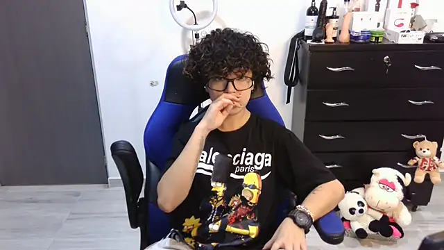 thomascooper7 online show from 09/17/25, 07:15