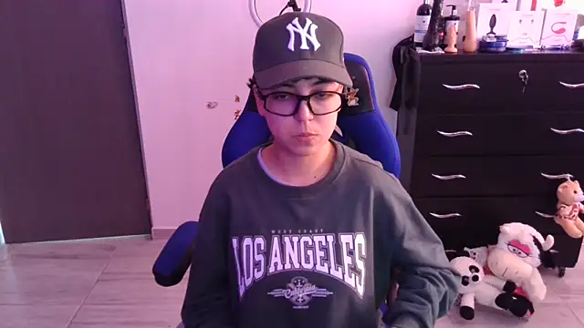 thomascooper7 online show from 11/16/25, 06:57