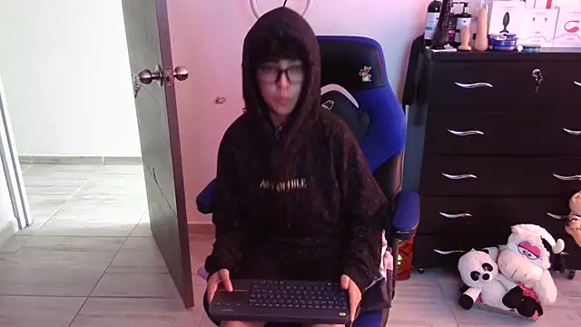 thomascooper7 online show from 02/10/26, 07:51