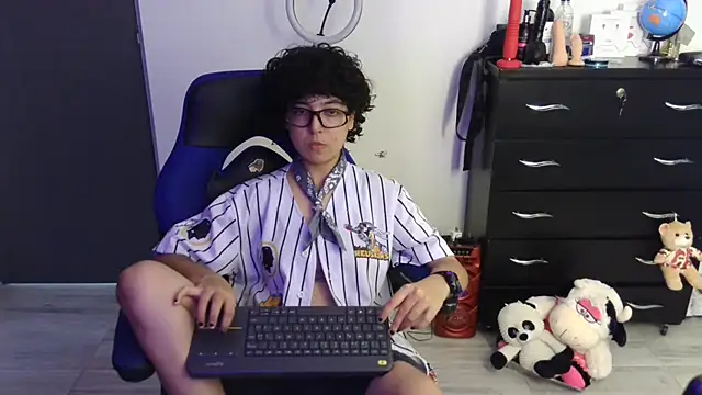 thomascooper7 online show from 04/18/26, 07:07