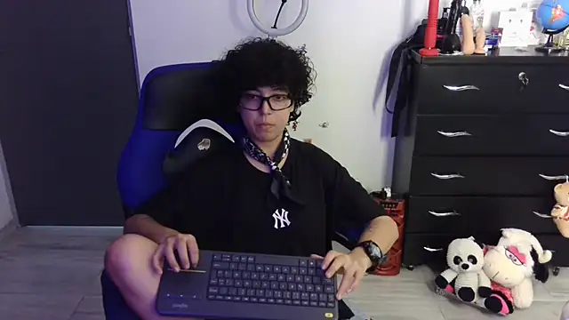 thomascooper7 online show from 04/23/26, 09:06