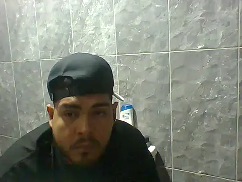 Snapshot of granslam_ chatting on 11/18/25, 08:35 granslam online show from 11/18/25, 08:35